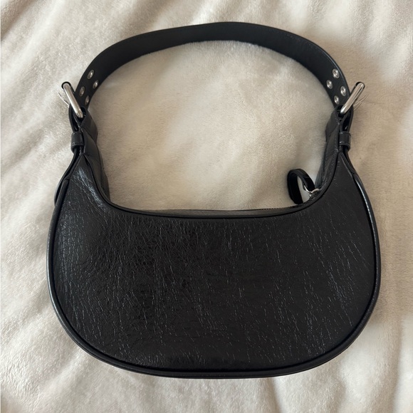 BY FAR SOHO BAG IN BLACK CREASED LEATHER